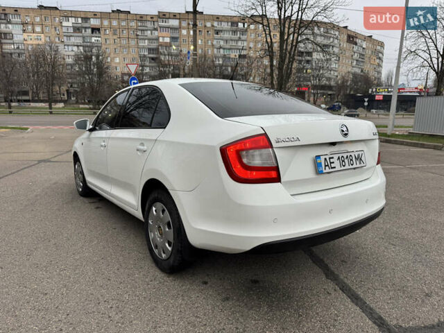 Білий Шкода Рапід, об'ємом двигуна 1.6 л та пробігом 241 тис. км за 6000 $, фото 6 на Automoto.ua