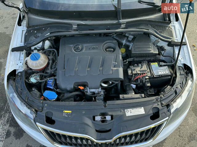 Шкода Рапид 2013 в Киеве на Automoto.ua Белый Шкода Рапид, объемом двигателя 1.6 л и пробегом 200 тыс. км за 8500 $, фото 26 на Automoto.ua