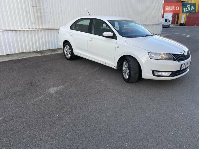 Белый Шкода Рапид, объемом двигателя 1.6 л и пробегом 275 тыс. км за 6500 $, фото 2 на Automoto.ua