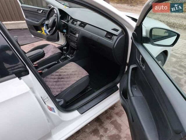 Белый Шкода Рапид, объемом двигателя 1.2 л и пробегом 108 тыс. км за 7500 $, фото 12 на Automoto.ua