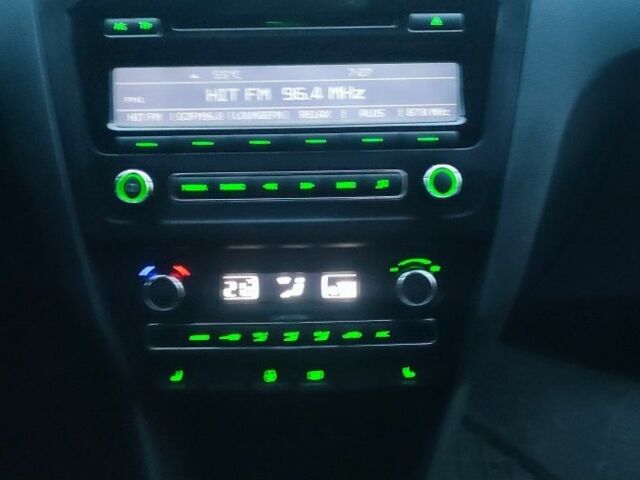 Белый Шкода Рапид, объемом двигателя 1.6 л и пробегом 259 тыс. км за 7500 $, фото 8 на Automoto.ua