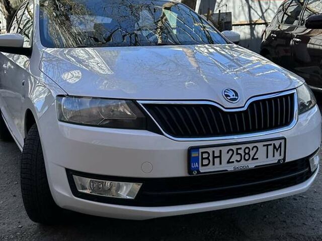 Белый Шкода Рапид, объемом двигателя 1.2 л и пробегом 105 тыс. км за 8500 $, фото 6 на Automoto.ua