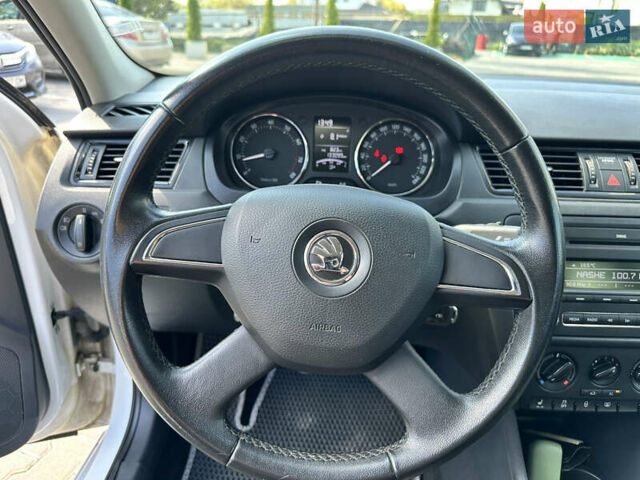 Белый Шкода Рапид, объемом двигателя 1.2 л и пробегом 132 тыс. км за 8500 $, фото 10 на Automoto.ua