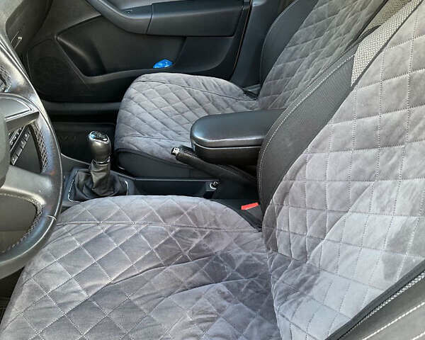 Шкода Рапид 2013 в Киеве на Automoto.ua Белый Шкода Рапид, объемом двигателя 1.6 л и пробегом 200 тыс. км за 8500 $, фото 13 на Automoto.ua