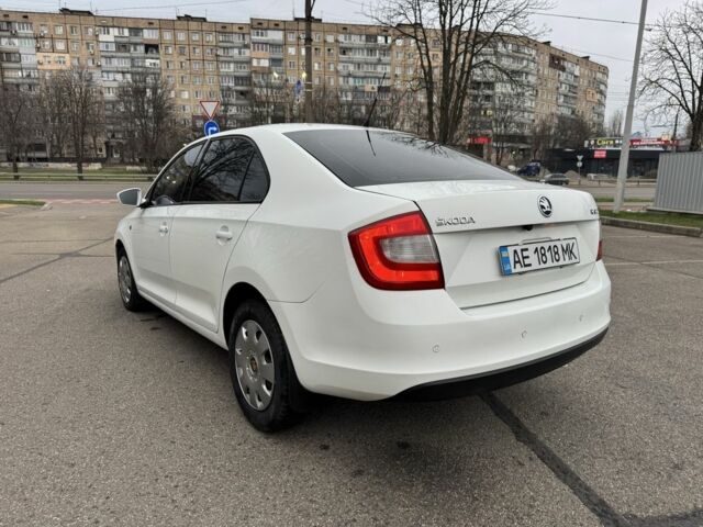 Білий Шкода Рапід, об'ємом двигуна 1.6 л та пробігом 241 тис. км за 6000 $, фото 4 на Automoto.ua