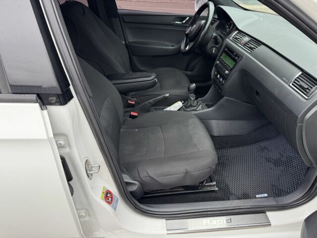 Білий Шкода Рапід, об'ємом двигуна 1.6 л та пробігом 241 тис. км за 6000 $, фото 7 на Automoto.ua