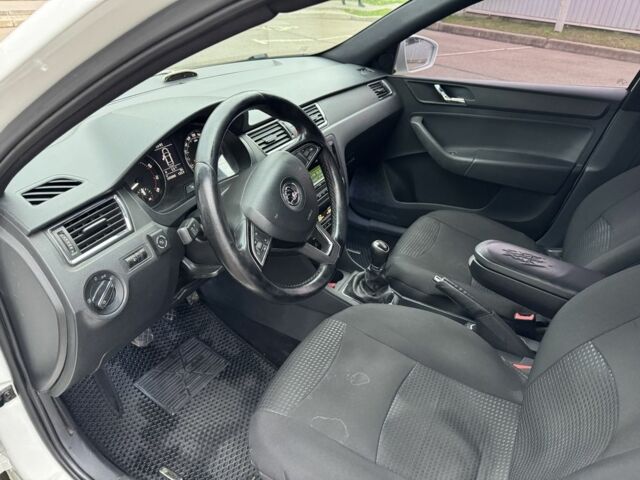 Білий Шкода Рапід, об'ємом двигуна 1.6 л та пробігом 241 тис. км за 6000 $, фото 9 на Automoto.ua