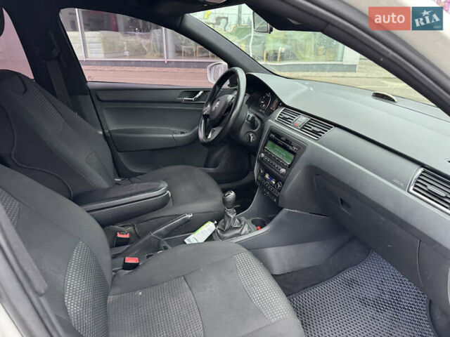 Білий Шкода Рапід, об'ємом двигуна 1.6 л та пробігом 241 тис. км за 6000 $, фото 11 на Automoto.ua