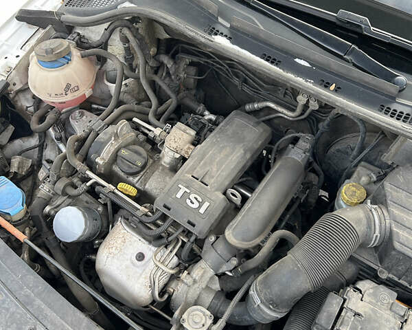 Білий Шкода Рапід, об'ємом двигуна 1.2 л та пробігом 195 тис. км за 7500 $, фото 32 на Automoto.ua