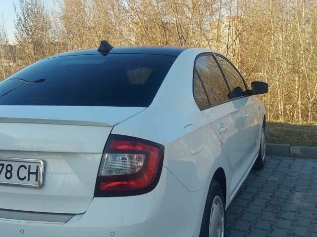 Белый Шкода Рапид, объемом двигателя 1.2 л и пробегом 122 тыс. км за 7500 $, фото 3 на Automoto.ua