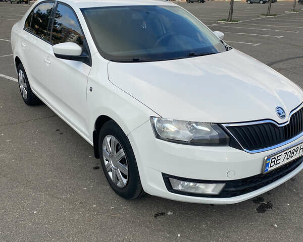 Белый Шкода Рапид, объемом двигателя 1.6 л и пробегом 175 тыс. км за 7300 $, фото 6 на Automoto.ua