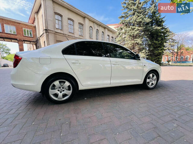 Білий Шкода Рапід, об'ємом двигуна 0 л та пробігом 255 тис. км за 8200 $, фото 7 на Automoto.ua