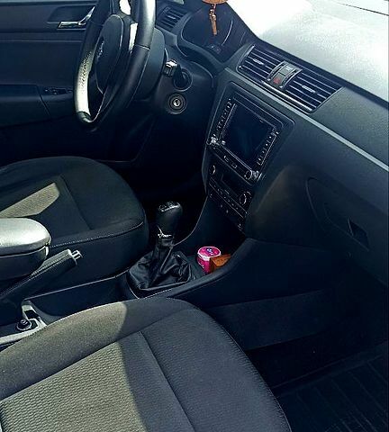 Білий Шкода Рапід, об'ємом двигуна 1.2 л та пробігом 170 тис. км за 7300 $, фото 5 на Automoto.ua