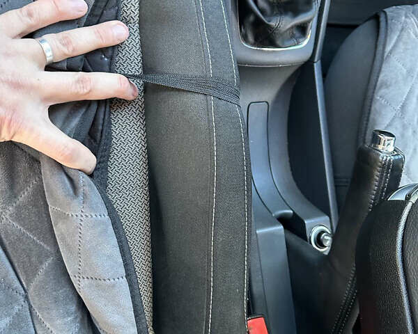 Шкода Рапид 2013 в Киеве на Automoto.ua Белый Шкода Рапид, объемом двигателя 1.6 л и пробегом 200 тыс. км за 8500 $, фото 21 на Automoto.ua