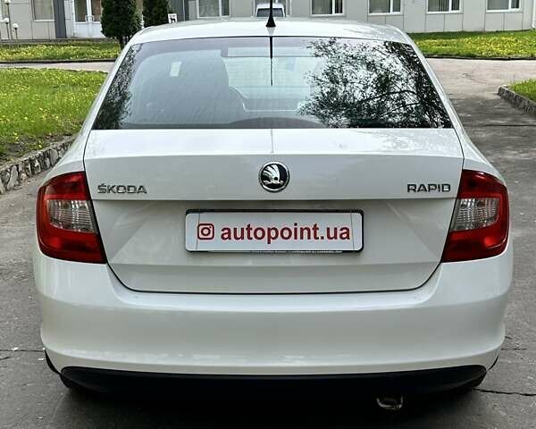 Білий Шкода Рапід, об'ємом двигуна 1.2 л та пробігом 195 тис. км за 7000 $, фото 9 на Automoto.ua