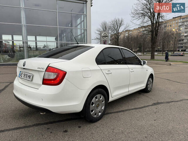Білий Шкода Рапід, об'ємом двигуна 1.6 л та пробігом 241 тис. км за 6000 $, фото 4 на Automoto.ua