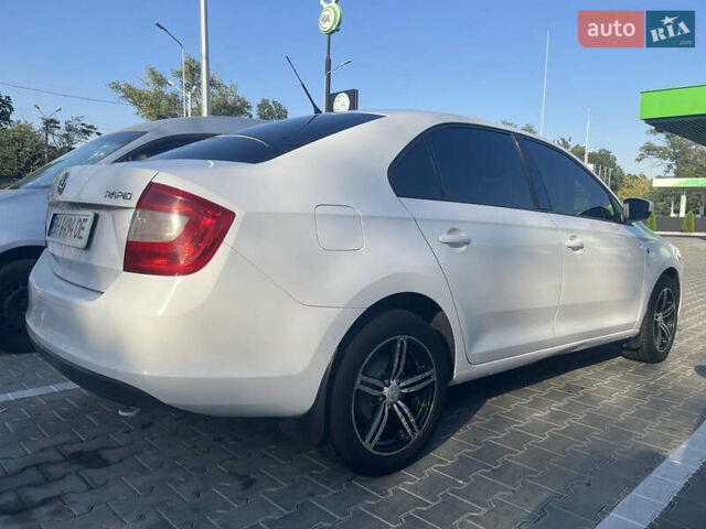 Белый Шкода Рапид, объемом двигателя 1.2 л и пробегом 207 тыс. км за 6200 $, фото 5 на Automoto.ua