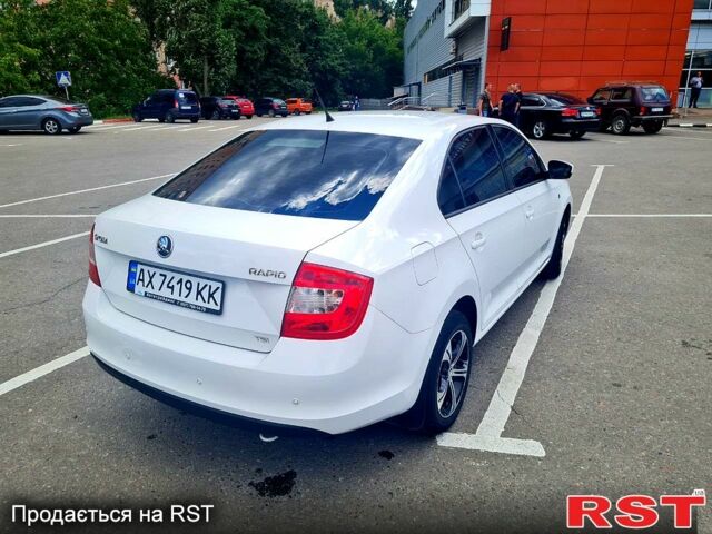 Білий Шкода Рапід, об'ємом двигуна 1.2 л та пробігом 170 тис. км за 7300 $, фото 3 на Automoto.ua