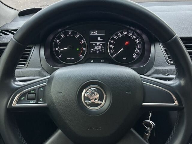 Білий Шкода Рапід, об'ємом двигуна 1.2 л та пробігом 230 тис. км за 8000 $, фото 7 на Automoto.ua