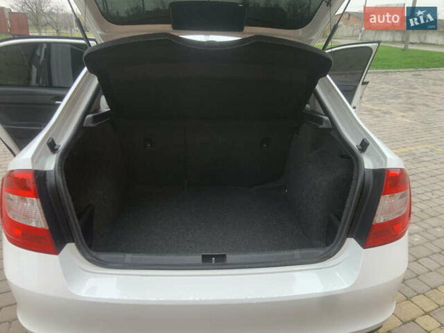 Білий Шкода Рапід, об'ємом двигуна 1.6 л та пробігом 284 тис. км за 7000 $, фото 25 на Automoto.ua