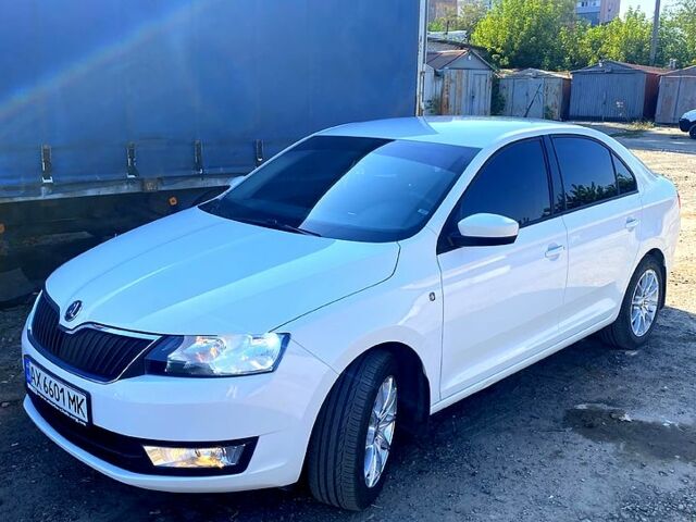 Шкода Рапид 2013 в Харькове на Automoto.ua Белый Шкода Рапид, объемом двигателя 1.6 л и пробегом 130 тыс. км за 9000 $, фото 1 на Automoto.ua