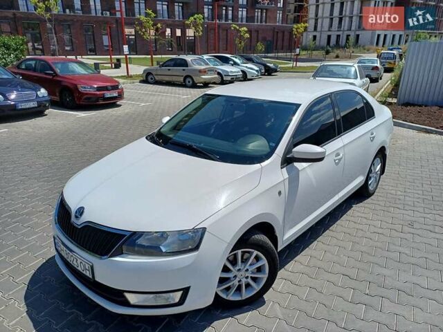 Белый Шкода Рапид, объемом двигателя 1.2 л и пробегом 216 тыс. км за 8000 $, фото 6 на Automoto.ua