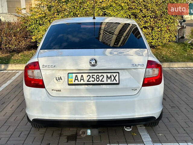 Шкода Рапид 2013 в Киеве на Automoto.ua Белый Шкода Рапид, объемом двигателя 1.6 л и пробегом 200 тыс. км за 8500 $, фото 5 на Automoto.ua