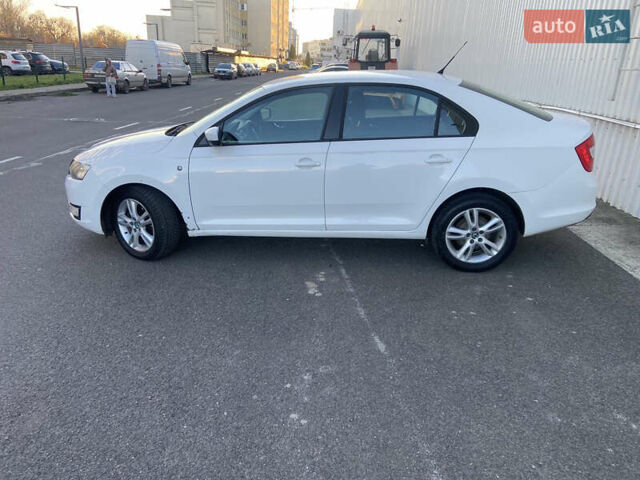 Белый Шкода Рапид, объемом двигателя 1.6 л и пробегом 275 тыс. км за 6500 $, фото 3 на Automoto.ua