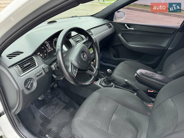 Білий Шкода Рапід, об'ємом двигуна 1.6 л та пробігом 241 тис. км за 6000 $, фото 13 на Automoto.ua