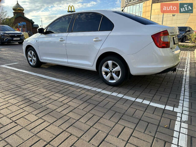 Шкода Рапид 2013 в Киеве на Automoto.ua Белый Шкода Рапид, объемом двигателя 1.6 л и пробегом 200 тыс. км за 8500 $, фото 3 на Automoto.ua
