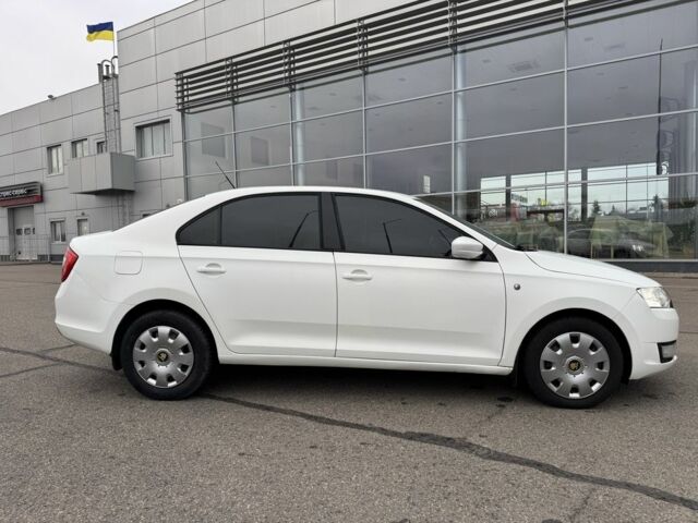 Білий Шкода Рапід, об'ємом двигуна 1.6 л та пробігом 241 тис. км за 6000 $, фото 2 на Automoto.ua