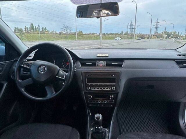 Шкода Рапид 2013 в Одессе на Automoto.ua Белый Шкода Рапид, объемом двигателя 1.2 л и пробегом 187 тыс. км за 6600 $, фото 2 на Automoto.ua