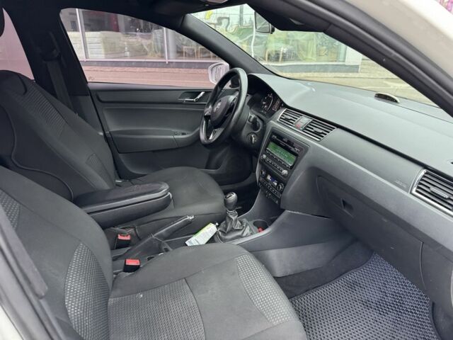 Білий Шкода Рапід, об'ємом двигуна 1.6 л та пробігом 241 тис. км за 6000 $, фото 8 на Automoto.ua