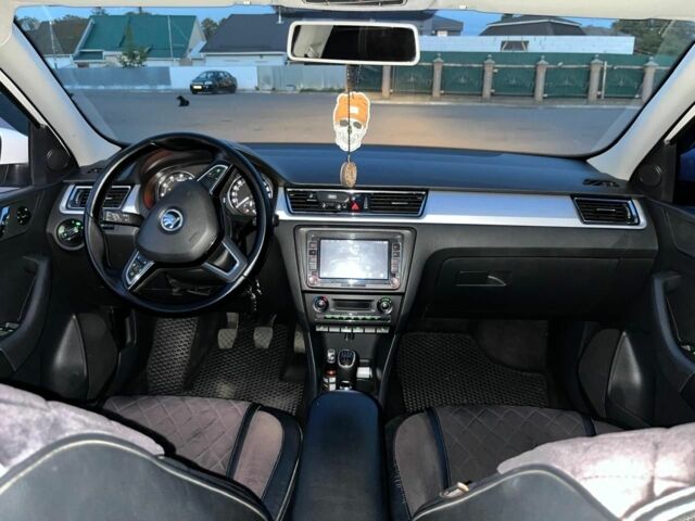 Шкода Рапид 2013 в Переяславе-Хмельницком на Automoto.ua Белый Шкода Рапид, объемом двигателя 1.6 л и пробегом 217 тыс. км за 7700 $, фото 6 на Automoto.ua