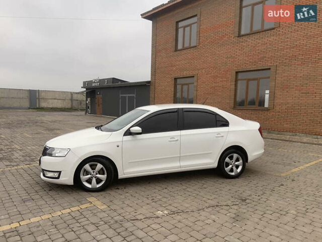 Білий Шкода Рапід, об'ємом двигуна 1.6 л та пробігом 284 тис. км за 7000 $, фото 17 на Automoto.ua