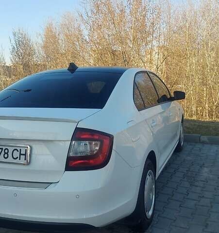 Белый Шкода Рапид, объемом двигателя 1.2 л и пробегом 122 тыс. км за 7500 $, фото 4 на Automoto.ua