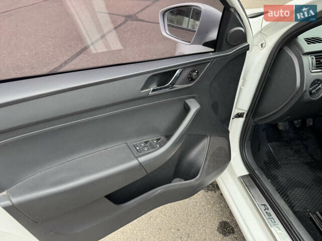 Білий Шкода Рапід, об'ємом двигуна 1.6 л та пробігом 241 тис. км за 6000 $, фото 14 на Automoto.ua