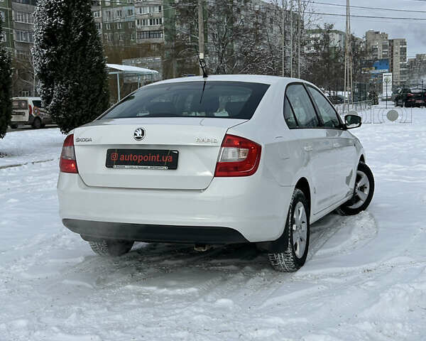 Білий Шкода Рапід, об'ємом двигуна 1.2 л та пробігом 195 тис. км за 7500 $, фото 6 на Automoto.ua