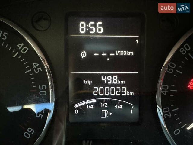 Шкода Рапид 2013 в Киеве на Automoto.ua Белый Шкода Рапид, объемом двигателя 1.6 л и пробегом 200 тыс. км за 8500 $, фото 12 на Automoto.ua
