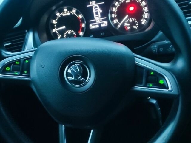 Белый Шкода Рапид, объемом двигателя 1.6 л и пробегом 259 тыс. км за 7500 $, фото 6 на Automoto.ua