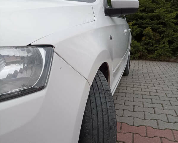 Шкода Рапид 2013 в Шепетовке на Automoto.ua Белый Шкода Рапид, объемом двигателя 1.6 л и пробегом 281 тыс. км за 8200 $, фото 3 на Automoto.ua