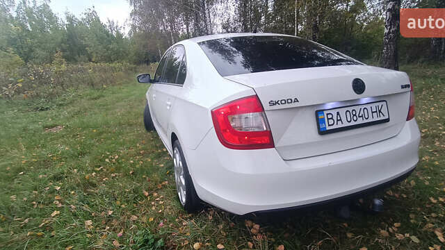 Білий Шкода Рапід, об'ємом двигуна 1.6 л та пробігом 350 тис. км за 7500 $, фото 3 на Automoto.ua