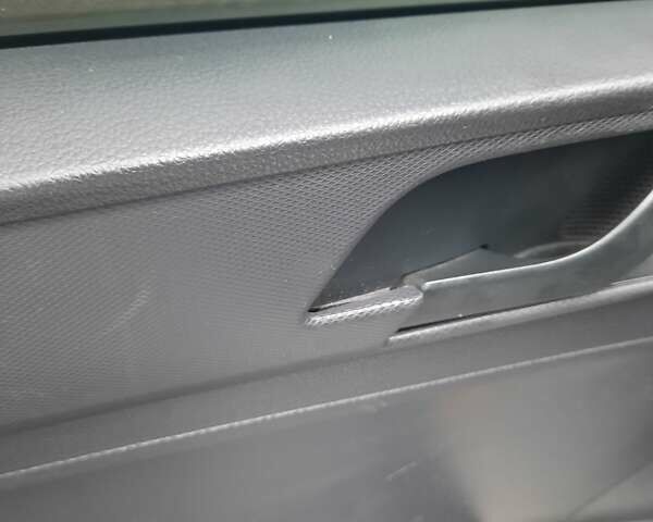 Белый Шкода Рапид, объемом двигателя 1.2 л и пробегом 291 тыс. км за 7000 $, фото 3 на Automoto.ua