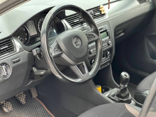 Шкода Рапид 2014 в Кропивницком (Кировограде) на Automoto.ua Белый Шкода Рапид, объемом двигателя 1.2 л и пробегом 180 тыс. км за 7499 $, фото 12 на Automoto.ua