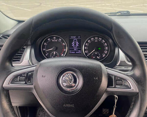 Білий Шкода Рапід, об'ємом двигуна 1.6 л та пробігом 257 тис. км за 8500 $, фото 15 на Automoto.ua