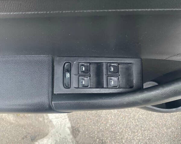 Білий Шкода Рапід, об'ємом двигуна 1.6 л та пробігом 257 тис. км за 8500 $, фото 14 на Automoto.ua