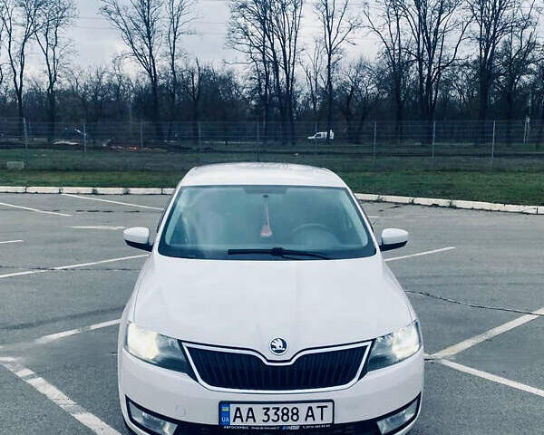 Білий Шкода Рапід, об'ємом двигуна 1.6 л та пробігом 257 тис. км за 8500 $, фото 12 на Automoto.ua