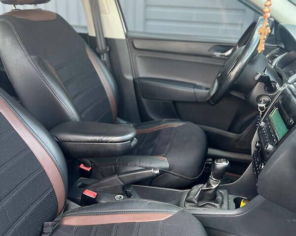 Шкода Рапид 2014 в Кропивницком (Кировограде) на Automoto.ua Белый Шкода Рапид, объемом двигателя 1.2 л и пробегом 175 тыс. км за 8100 $, фото 9 на Automoto.ua