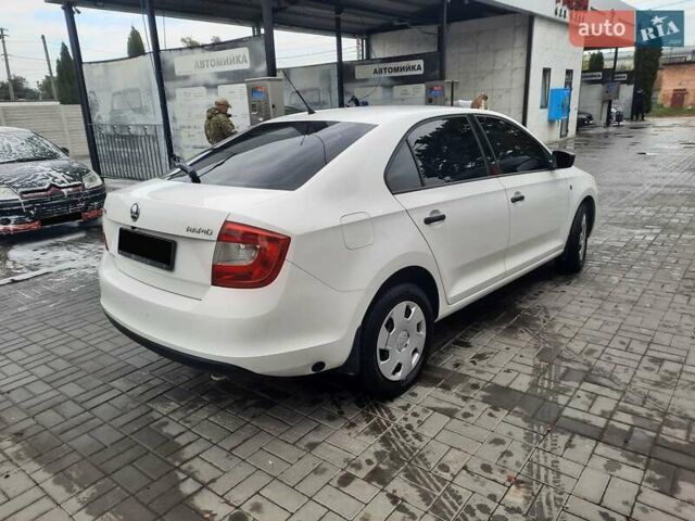 Белый Шкода Рапид, объемом двигателя 1.2 л и пробегом 291 тыс. км за 7000 $, фото 9 на Automoto.ua