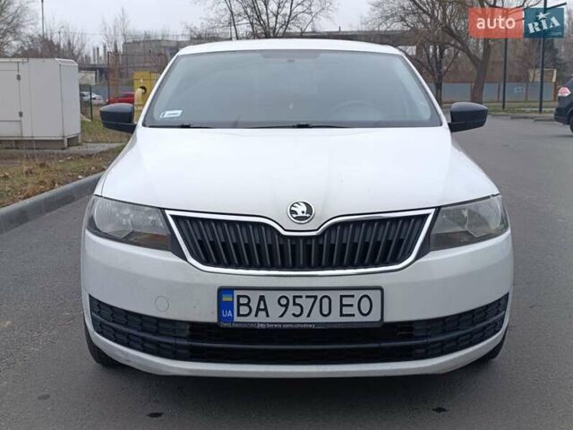 Белый Шкода Рапид, объемом двигателя 1.2 л и пробегом 314 тыс. км за 6800 $, фото 8 на Automoto.ua